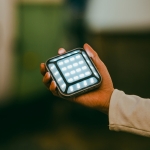 Lumena 5.1CH Mini 迷你行動電源照明LED燈 (粘土米色)